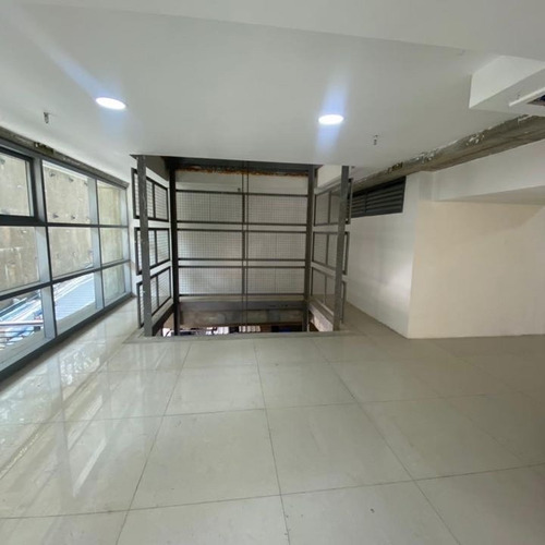 Imagen 6 de 16 de Planta Baja Industrial / Comercial En Alquiler - Urb. La Urbina