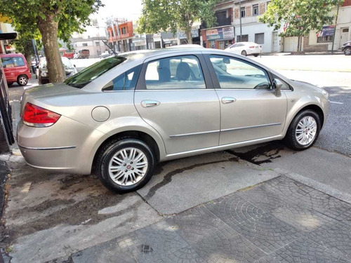 Imagen 8 de 16 de Fiat Linea 2011 1.8 Essence 130cv
