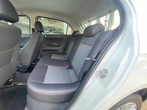 Imagen 19 de 20 de Volkswagen Gol Trend 2016 1.6 Highline 101cv