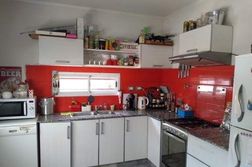 Imagen 1 de 12 de Chalet En Venta En Gregorio De Laferrere