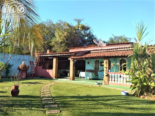 Linda Chácara Com Boa Localização, E Facilidade De Acesso Ao Centro Comercial Da Cidade, Local Com Muita Área Verde E Qualidade De Vida Com A Natureza - Ch00367 - 34367189