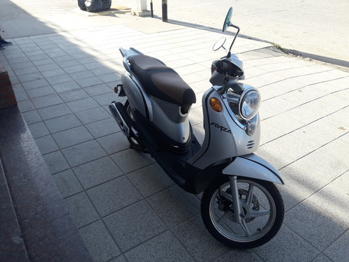 Imagen 7 de 14 de Motomel Scooter Forza 150 Retro Vintage Full 0km