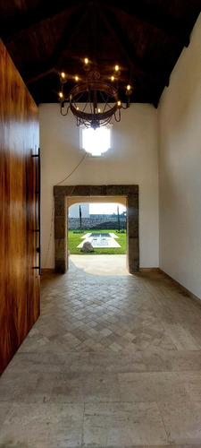 Imagen 3 de 21 de Lujosa Casa A 10 Minutos De #antiguaguatemala Dentro De Condominio Boscoso