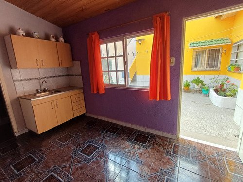 Casa En Venta. Lanus, Remedios De Escalada.