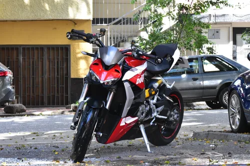Ducati Streetfighter V2 2022
