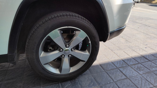 Imagen 12 de 13 de Jeep Grand Cherokee 2016 3.6 Limited Lujo 4x2 At