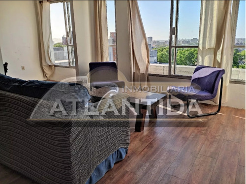 Alquiler Anual! Apartamento De 1 Dormitorio Con Ascensor En El Centro! Inm.atlantida!