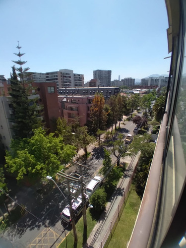 Excelente Barrio De Ñuñoa