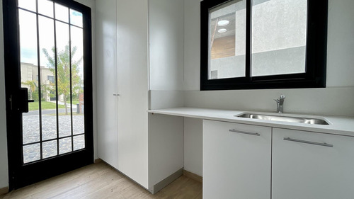 Casa En Venta En Puertos Del Lago Barrio Ceibos A Estrenar