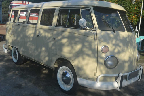 Volkswagen Kombi Corujinha 1975