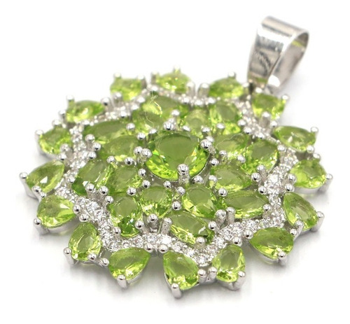 Imagen 2 de 2 de Dije Redondo Con Peridotos Y Zirconias Plata Laminada .925
