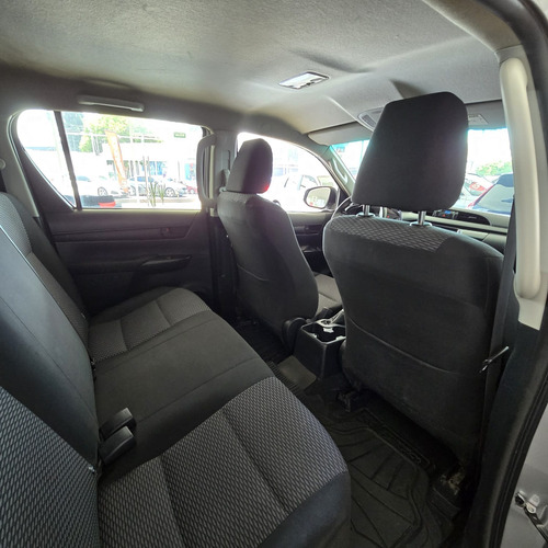 Toyota Hilux 2.7 Cabina Doble Base Mt