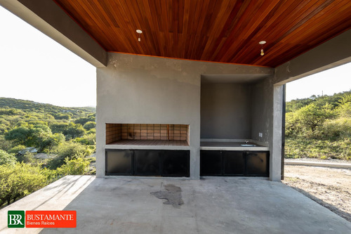 Casa En Venta 2 Dorm. En Country De Montaña Hipico A Pocos Km Carlos Paz -cba