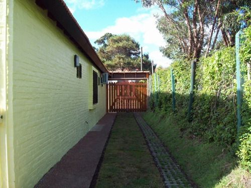Chalet A Pocas Cuadras Del Mar En Venta- Ref: 540