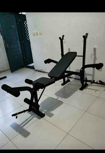 Imagen 2 de 2 de Banca Libre De Pecho + Predicador +racks + Polea Pesas Gym