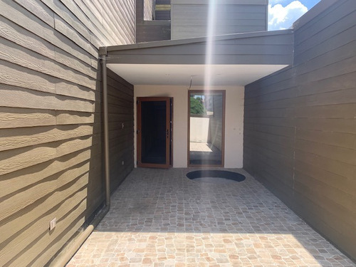 Departamento De 128 M2 , A Dos Cuadras Del Centro , Valdivia