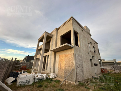 Obra En Construcción A La Venta En Lagos De Canning 1