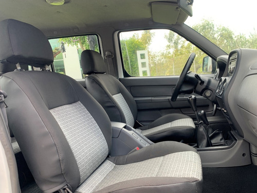 Imagen 12 de 15 de Nissan Np300 Diesel 4x4 2012