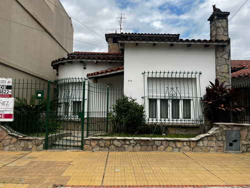 Venta Casa 4 Ambientes En Bernal