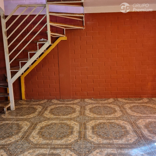 Casa Con Excelente Ubicación En Buin. 3d 1b