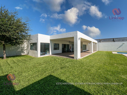 Quinta - Casa Con Alberca Y Papala En Venta Portal De Zuazua En Zona Portal Del Norte