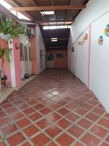 Imagen 3 de 7 de Ed. Casa Urb. Curagua. Puerto Ordaz