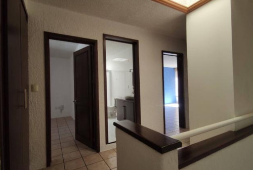 Casa En Venta. P.º De Las Palomas, Las Alamedas, Cdad. López Mateos.