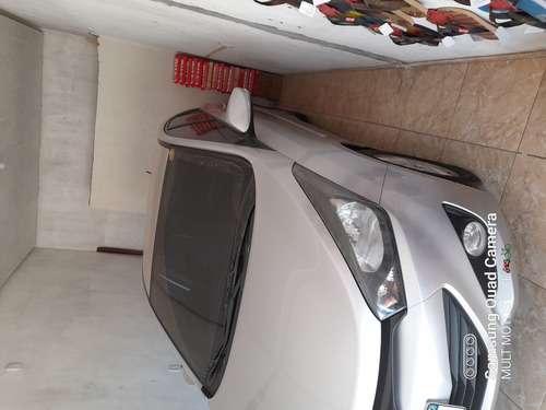 Imagem 2 de 2 de Hyundai Hb20s 2015 1.6 Comfort Plus Flex Aut. 4p