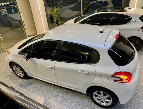 Peugeot 208 1.5l Allure Touchscreen. Autos 208 Usados