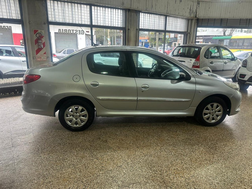 Peugeot 207 1.4 Sedan Xs