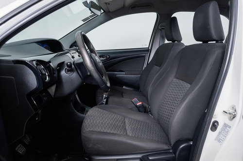 Imagen 14 de 15 de Toyota 2016 Etios 1.5 5 Ptas Xls