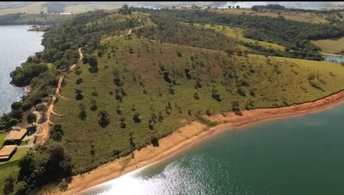 Vende-se Belíssimo Terreno De Marina Às Margens Do Lago De Furnasmg, Com Extensão De 3,8 Alqueires.