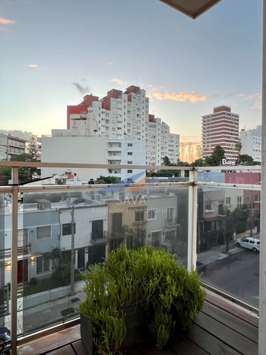 Alquiler Apartamento 3 Dormitorios + Serv. En Punta Carretas! A Pasos De La Rambla!