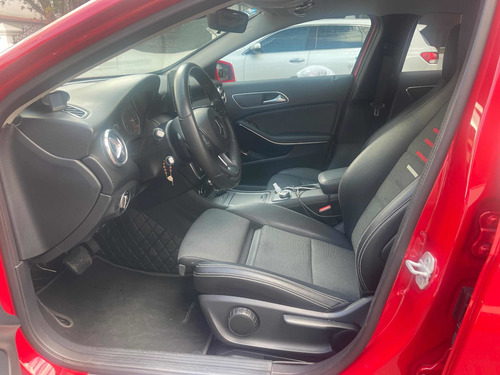 Imagen 9 de 12 de Mercedes Benz A200 2018 Style