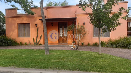 Casa Chalet  En Alquiler En Santa María De Los Olivos, Malvinas Argentinas, G.b.a. Zona Norte