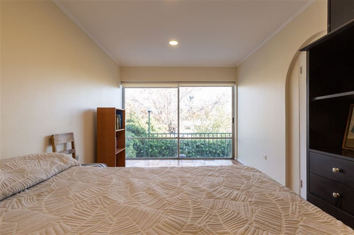 Venta Casa En Cardenal Newman Los Dominicos, Sin Comisión