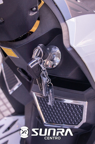 Imagen 7 de 23 de Moto Electrica Sunra Hawk / 50km / Litio Extraible / A