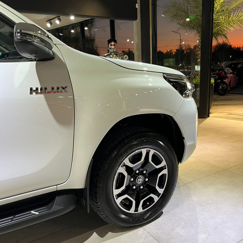 Imagen 17 de 19 de Toyota Hilux 2.8 Cd Srx 177cv 4x4 At
