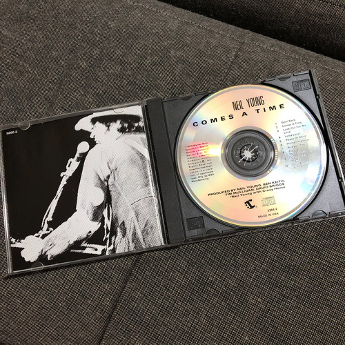 Cd Neil Young - Comes A Time 1978 Importado / Rock Country Cd (Usado)