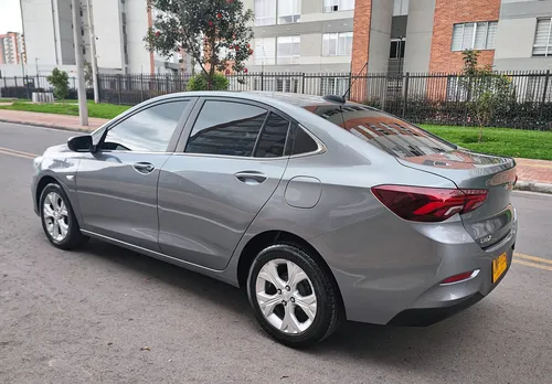 Chevrolet Onix 1.0T Premier Sedan At