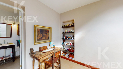 Casa, Parque, Quincho Y Pileta En Venta