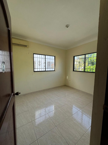 Se Vende Casa En San Pedro De Macoris Cerca Del Supermercado Jumbo