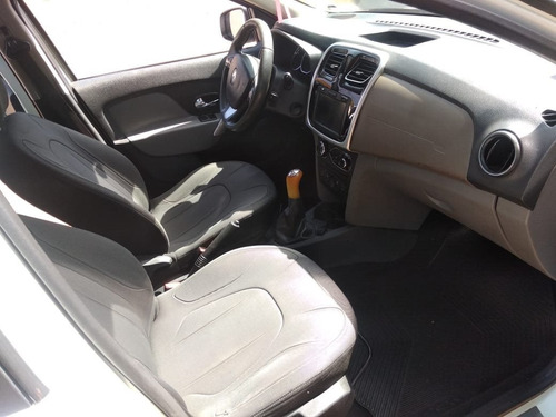Renault Logan 1.6 Dynamique 8v Flex 4p Manual