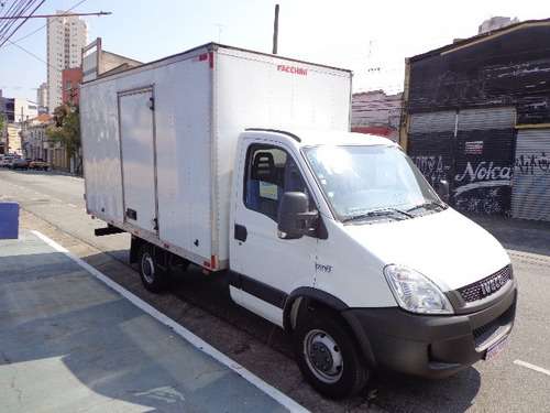Imagem 1 de 11 de Iveco 35s14 Bau