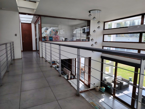 Casa A Todo Lujo En Chicureo Con Discoteque