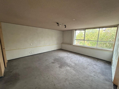 Casa Con Uso De Suelo Para Oficinas 839 M2 En Las Lomas De Chapultepec.