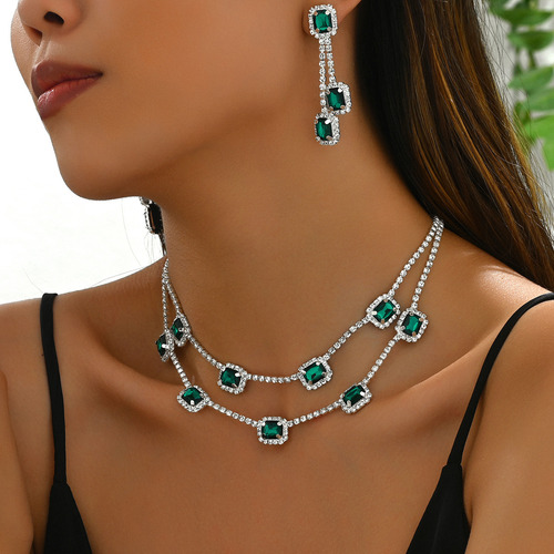 Conjunto De Collar Y Pendientes De Diamantes