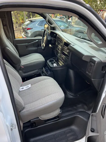 Chevrolet Express 6.0ls C 15 Pas At