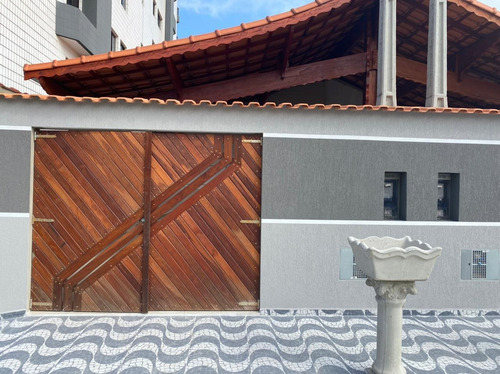 Imagem 2 de 14 de Casa Em Mongaguá, Com Piscina 50mts Do Mar ! Ref.: 8542 E