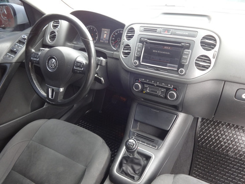 Imagen 14 de 20 de Volkswagen Tigual Sport & Style 200tsi 4motion { Excelente }